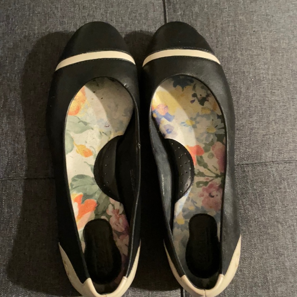 Born Women flats